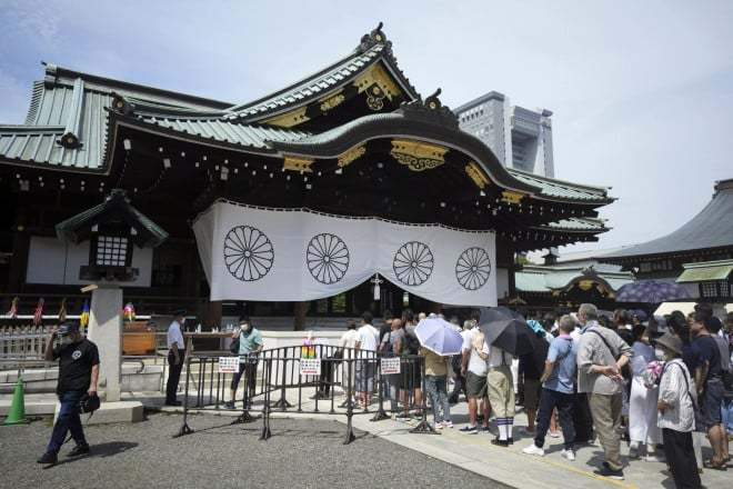 在靖国神社涂鸦