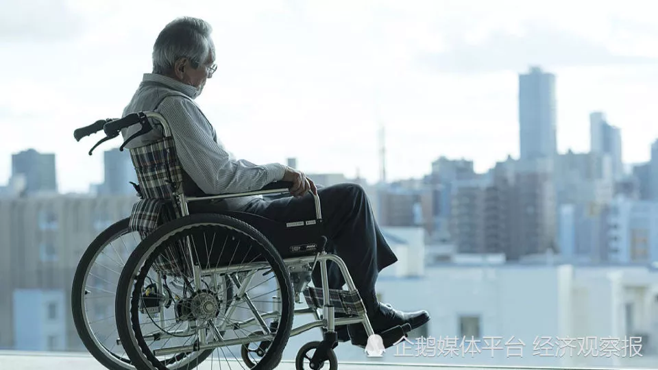 高龄海啸袭来，日本也撑不住了